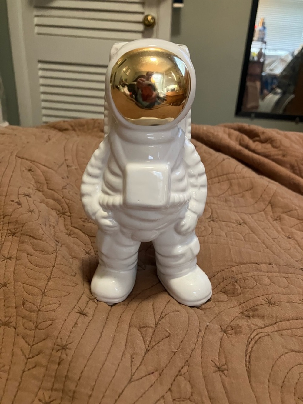 NWOT Chive Astronaut Shape Vase
